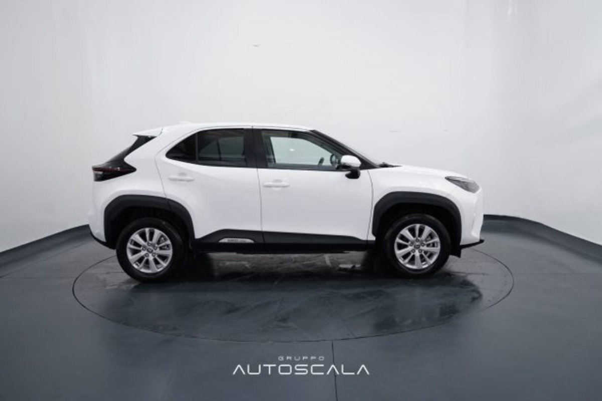 Toyota Yaris Cross 1.5h GR Sport Black Sky fwd 116cv e-cvt (7)