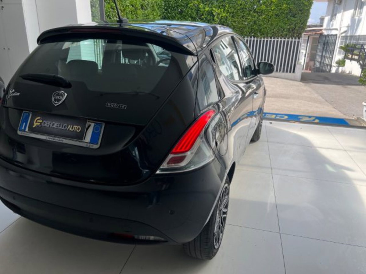Lancia Ypsilon 1.0 FireFly 5 porte S&S Hybrid Ecochic Gold (10)