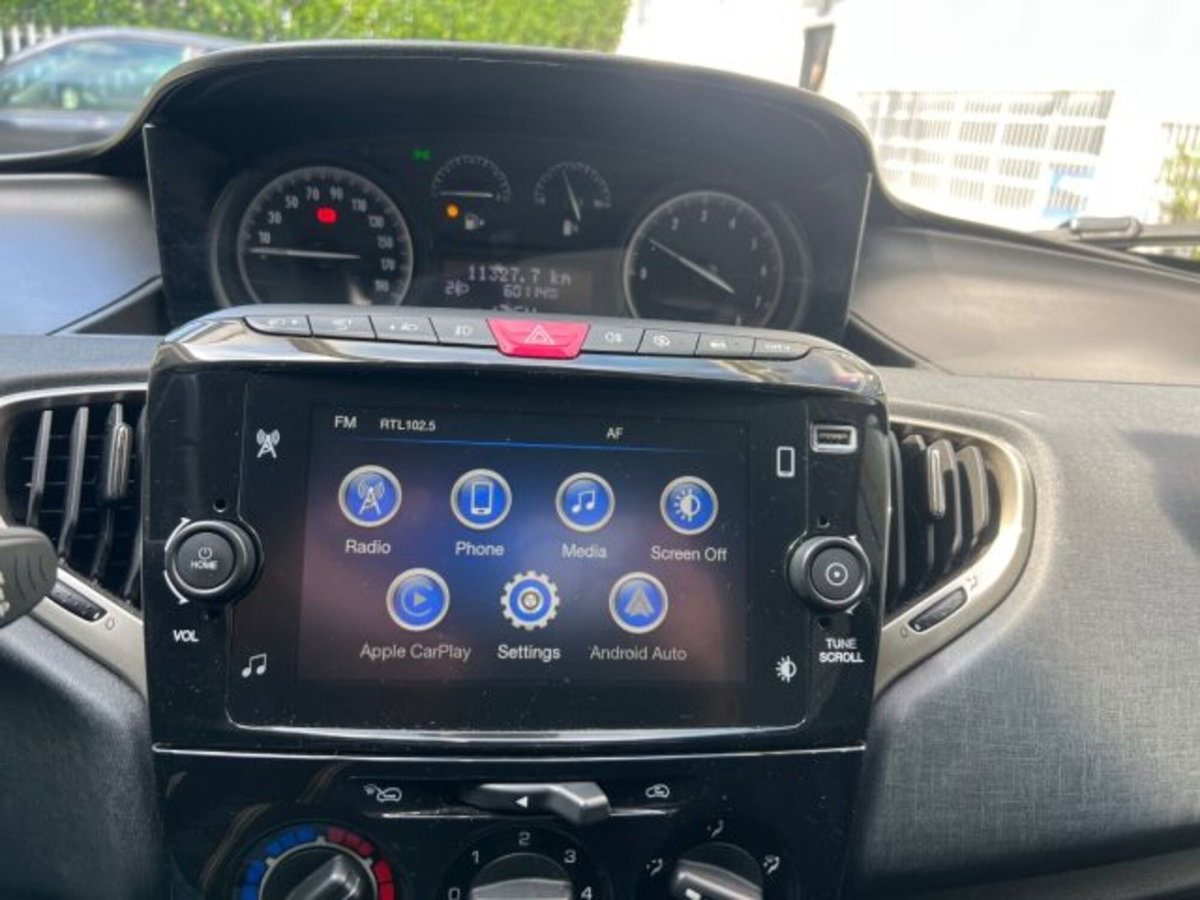 Lancia Ypsilon 1.0 FireFly 5 porte S&S Hybrid Ecochic Gold (14)