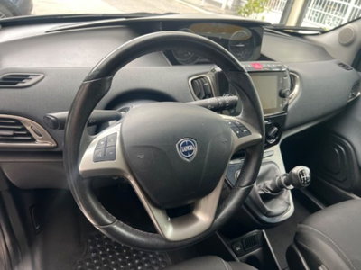 Lancia Ypsilon 1.0 FireFly 5 porte S&S Hybrid Ecochic Gold (10)