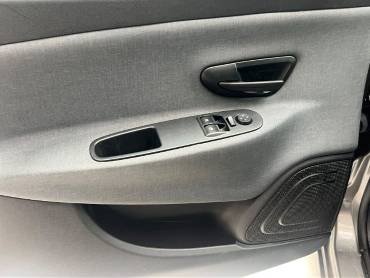 Lancia Ypsilon 1.0 FireFly 5 porte S&S Hybrid Ecochic Gold (15)