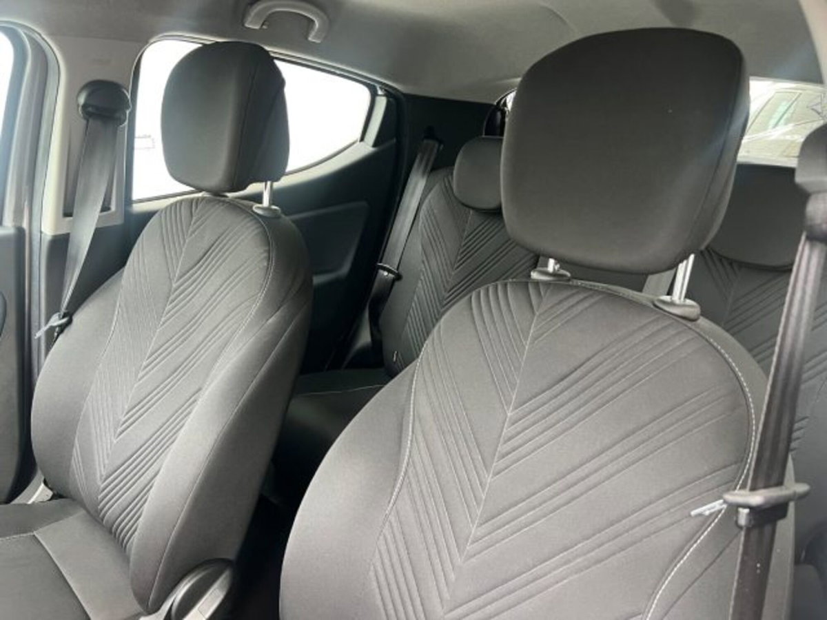 Lancia Ypsilon 1.0 FireFly 5 porte S&S Hybrid Ecochic Gold (18)