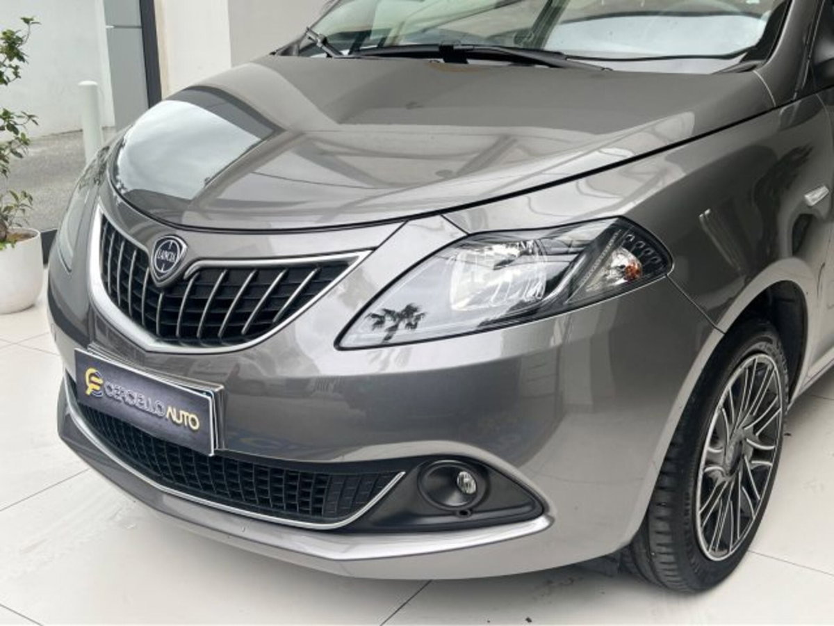 Lancia Ypsilon 1.0 FireFly 5 porte S&S Hybrid Ecochic Gold (2)