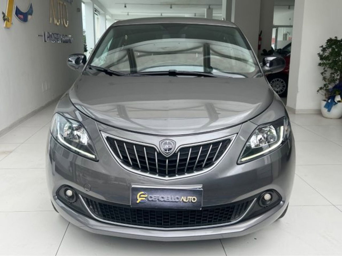 Lancia Ypsilon 1.0 FireFly 5 porte S&S Hybrid Ecochic Gold (4)