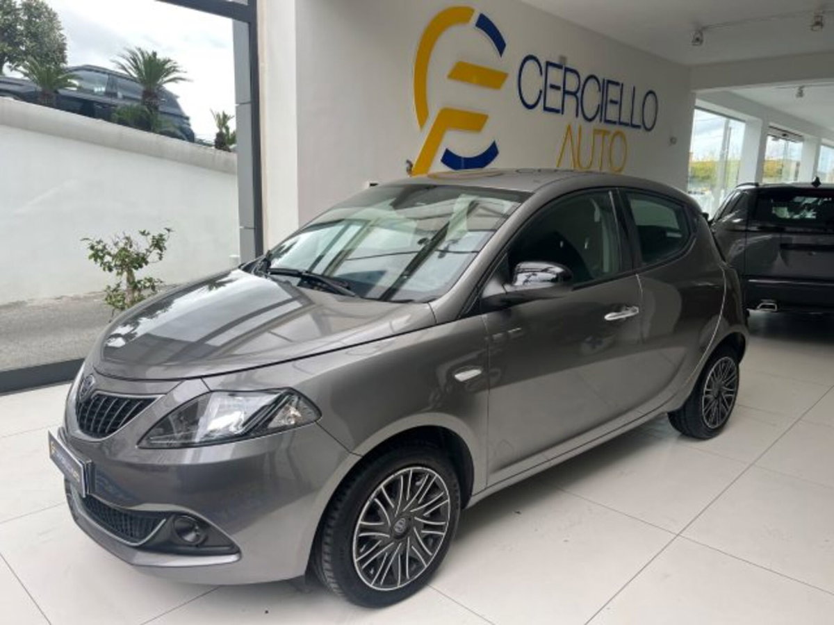 Lancia Ypsilon 1.0 FireFly 5 porte S&S Hybrid Ecochic Gold (5)
