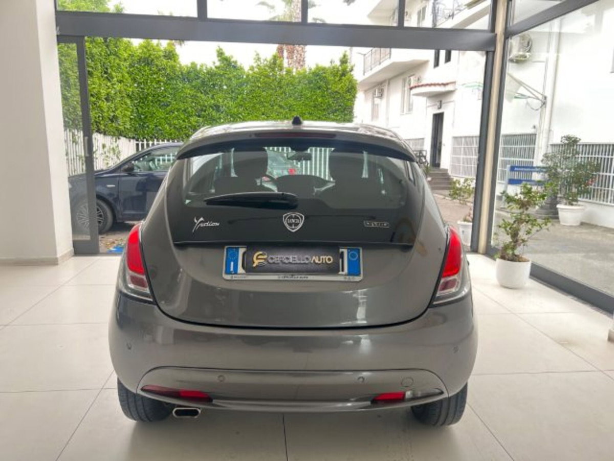 Lancia Ypsilon 1.0 FireFly 5 porte S&S Hybrid Ecochic Gold (6)