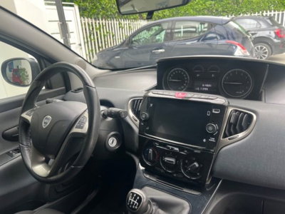 Lancia Ypsilon 1.0 FireFly 5 porte S&S Hybrid Ecochic Gold (9)