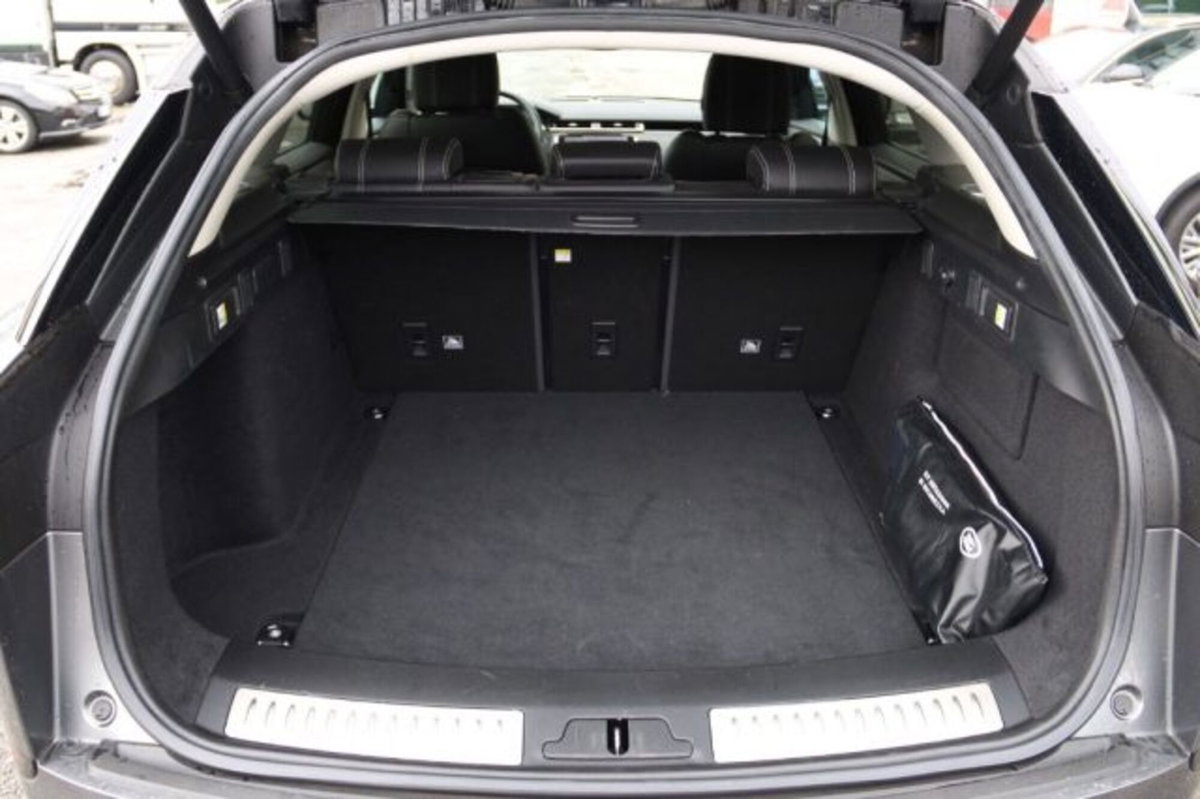 Land Rover Range Rover Velar 3.0 V6 SD6 300 CV R-Dynamic (10)