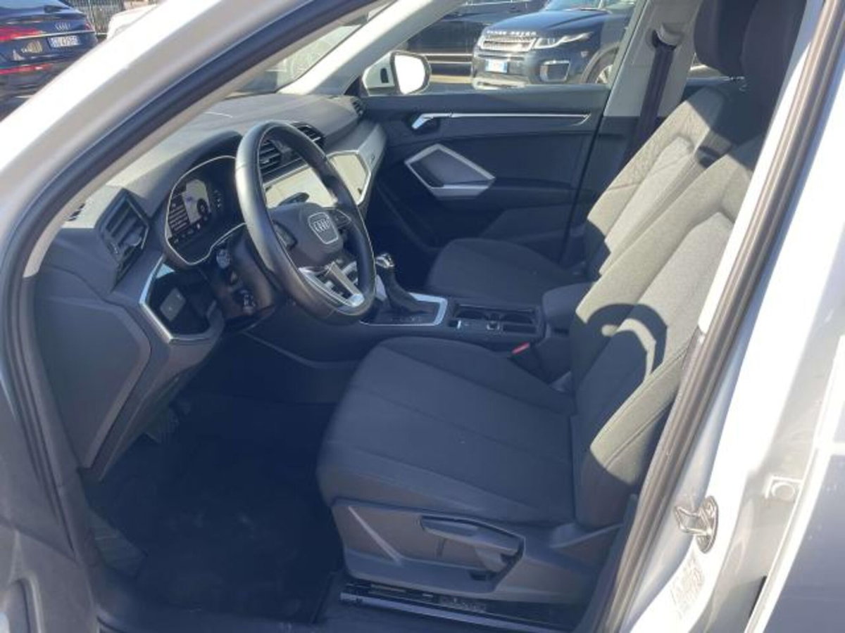 Audi Q3 40 TDI quattro S tronic Business (11)