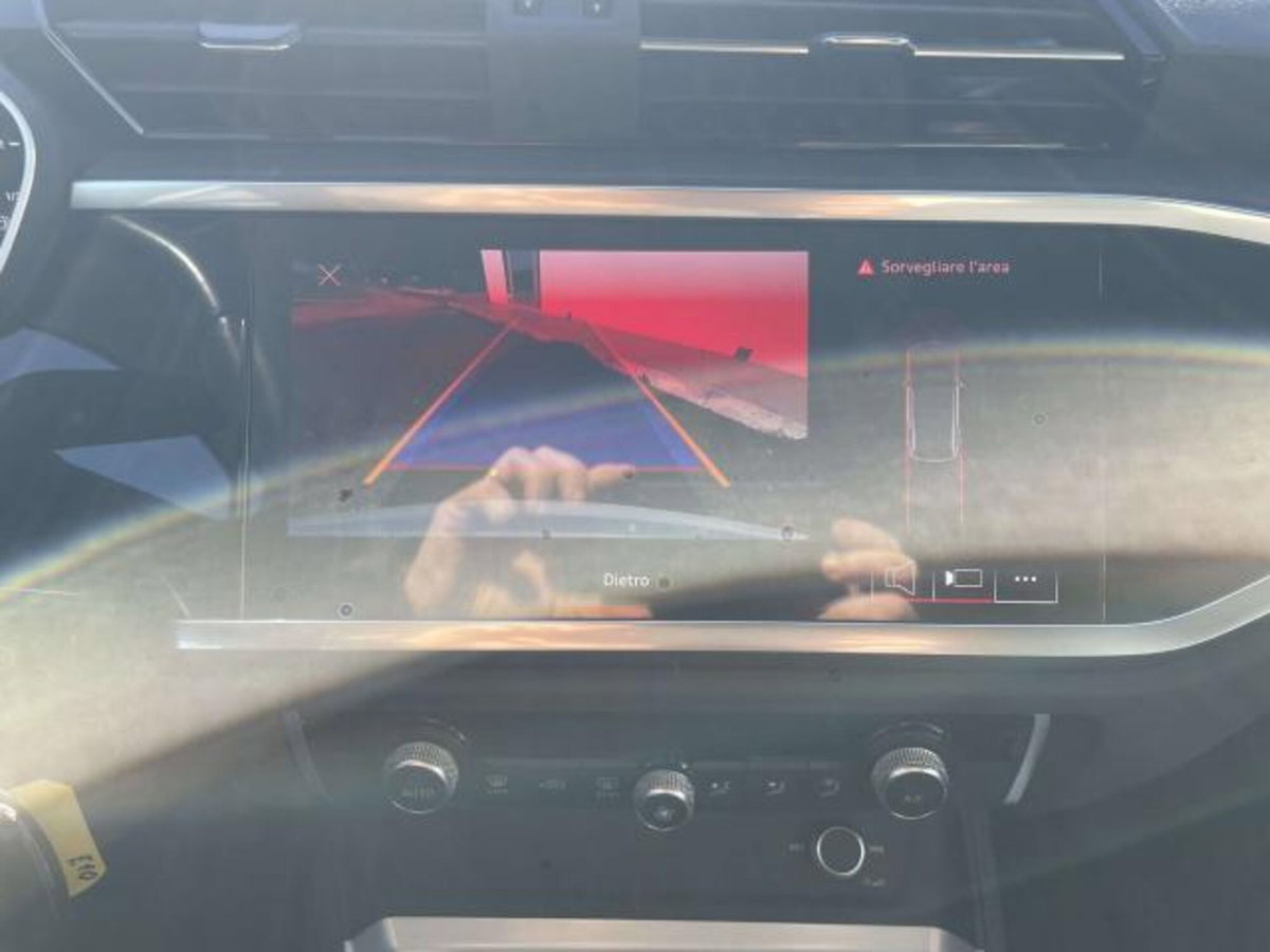 Audi Q3 40 TDI quattro S tronic Business (13)