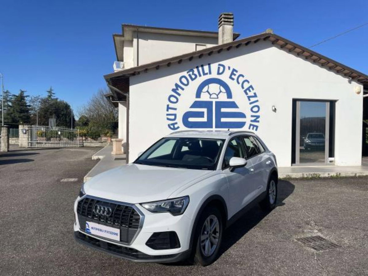 Audi Q3 40 TDI quattro S tronic Business (2)