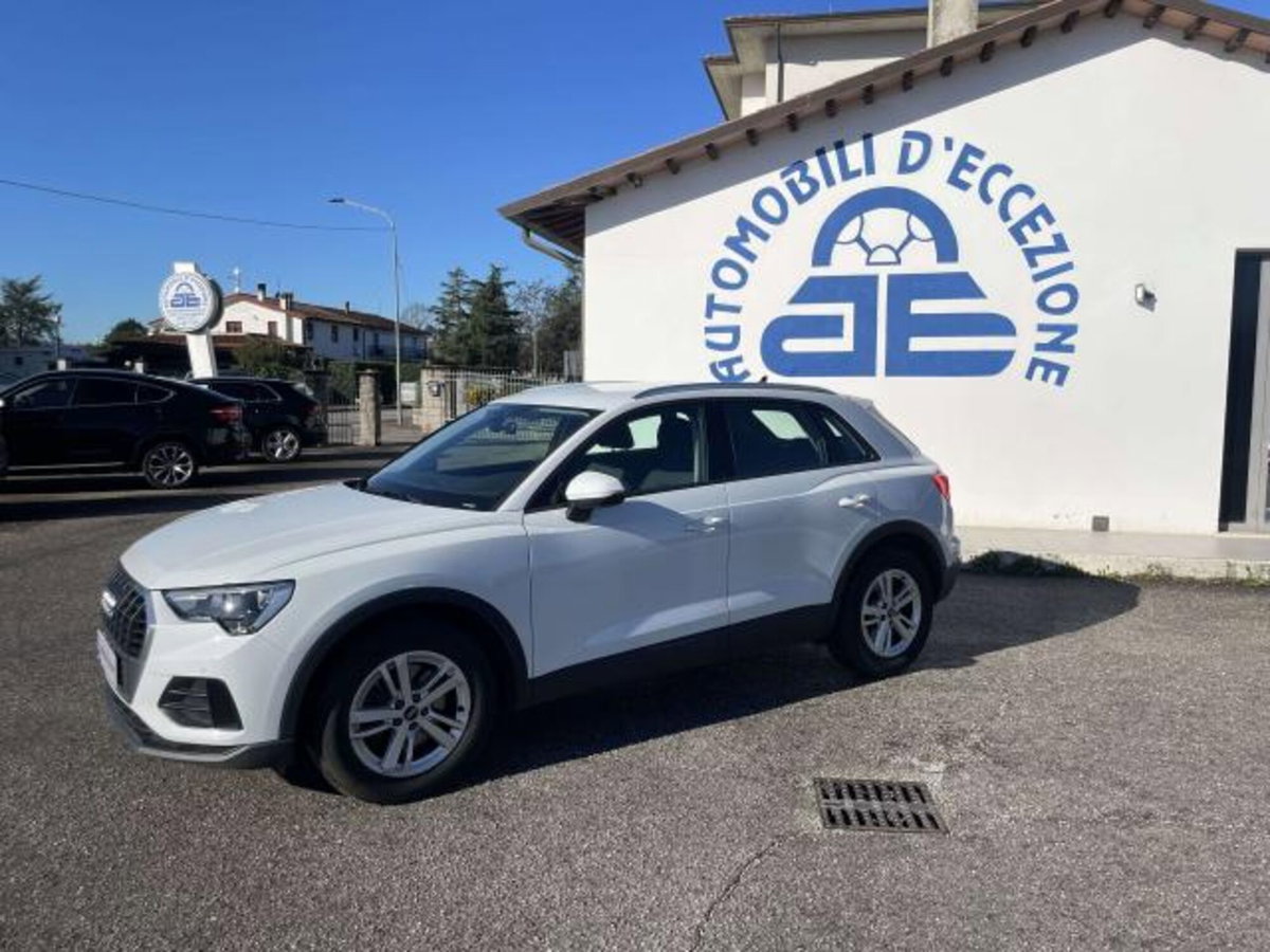 Audi Q3 40 TDI quattro S tronic Business (3)