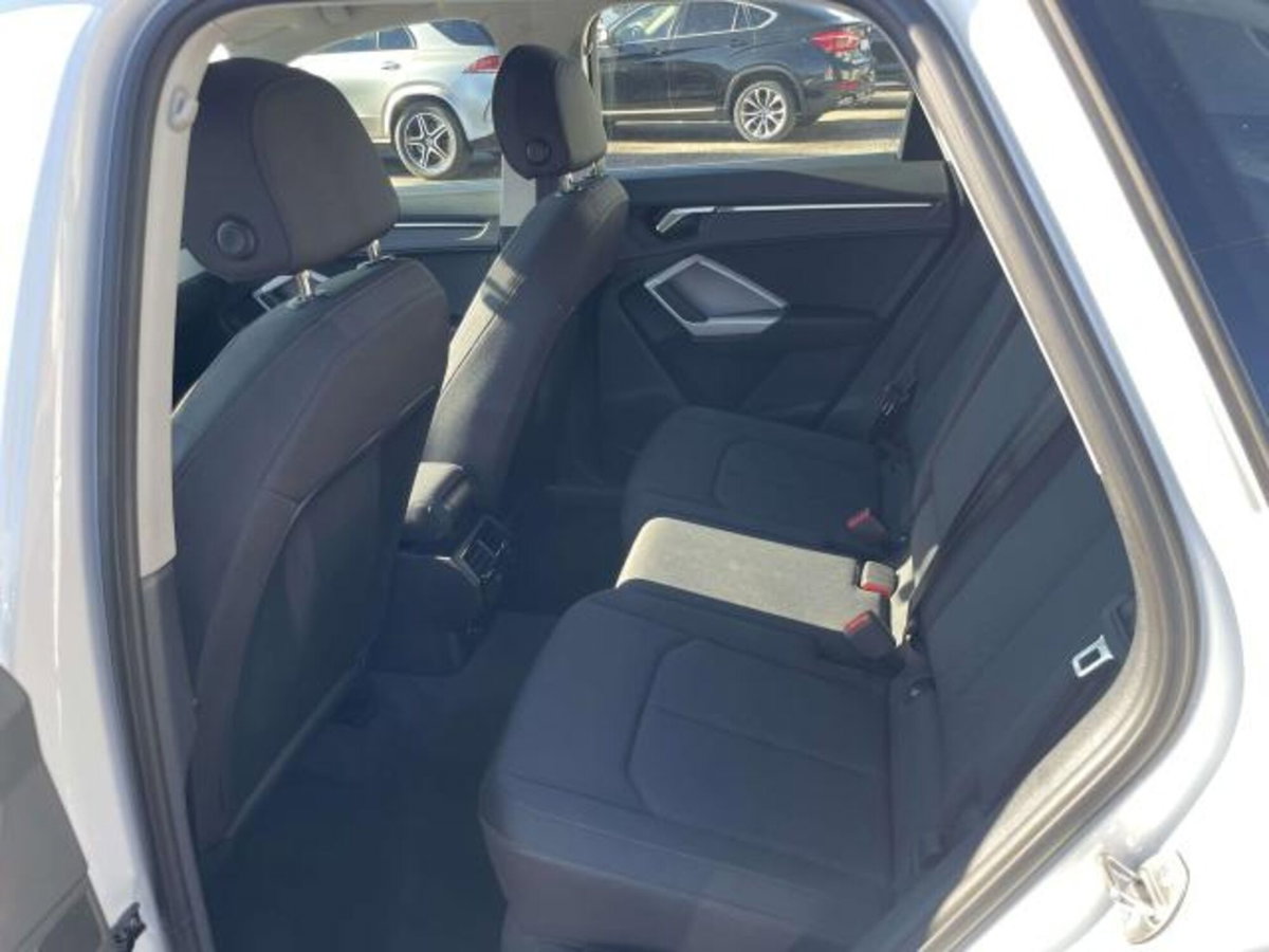 Audi Q3 40 TDI quattro S tronic Business (8)