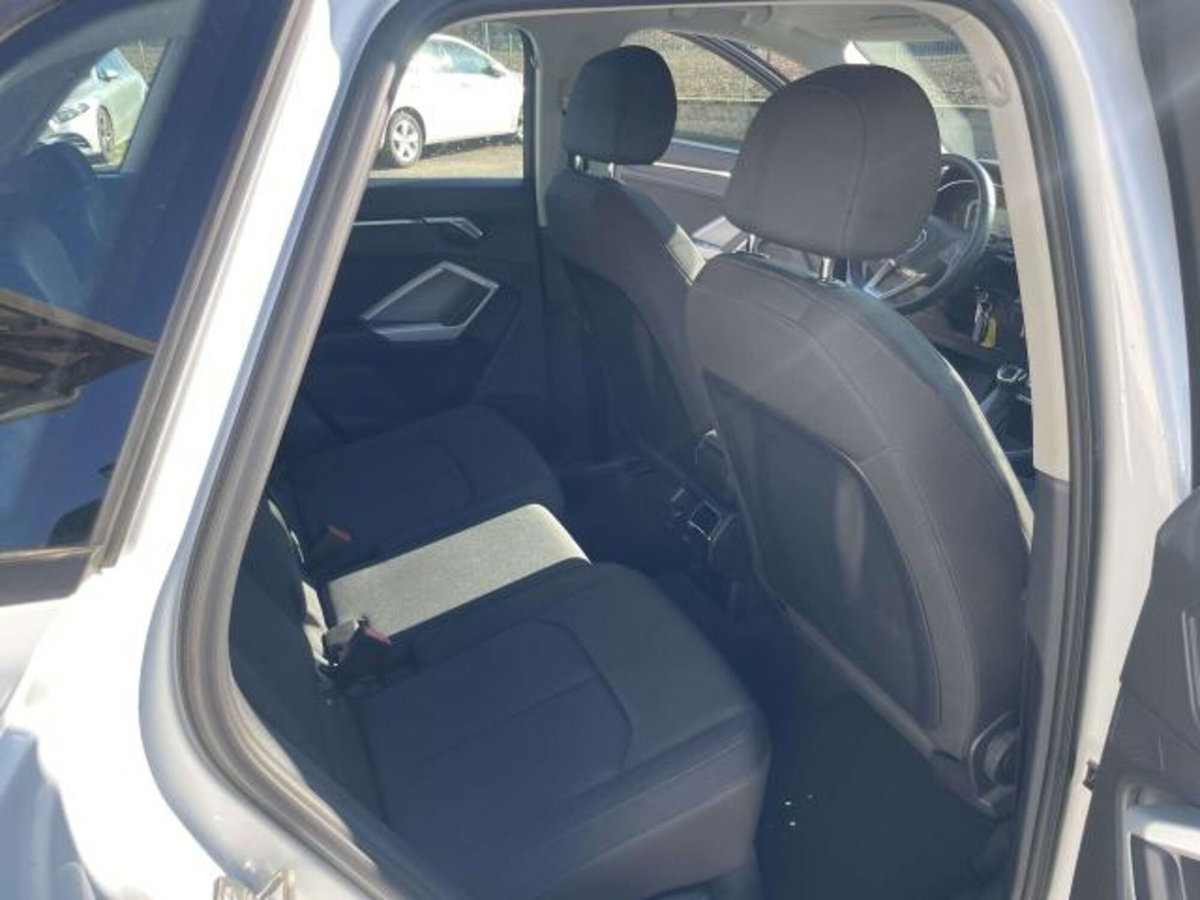 Audi Q3 40 TDI quattro S tronic Business (9)