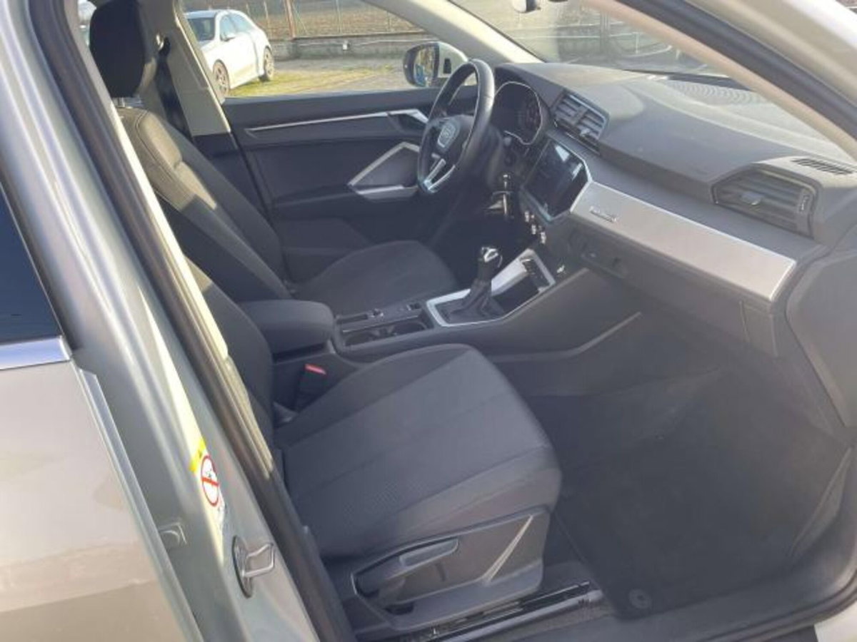 Audi Q3 35 TDI Business (10)