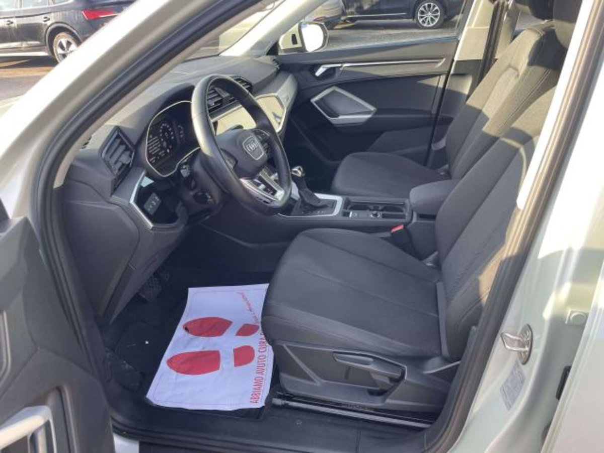 Audi Q3 35 TDI Business (12)