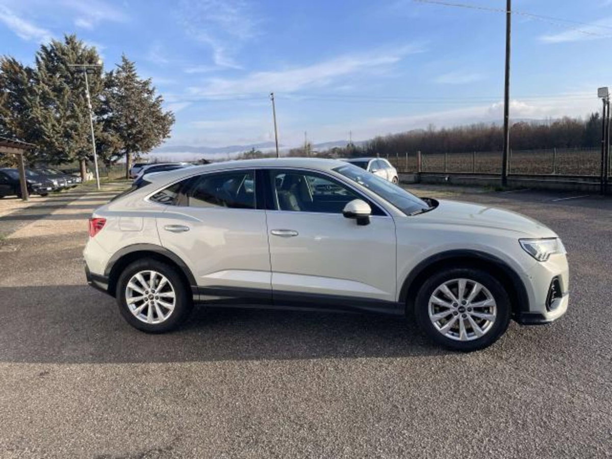 Audi Q3 35 TDI Business (6)