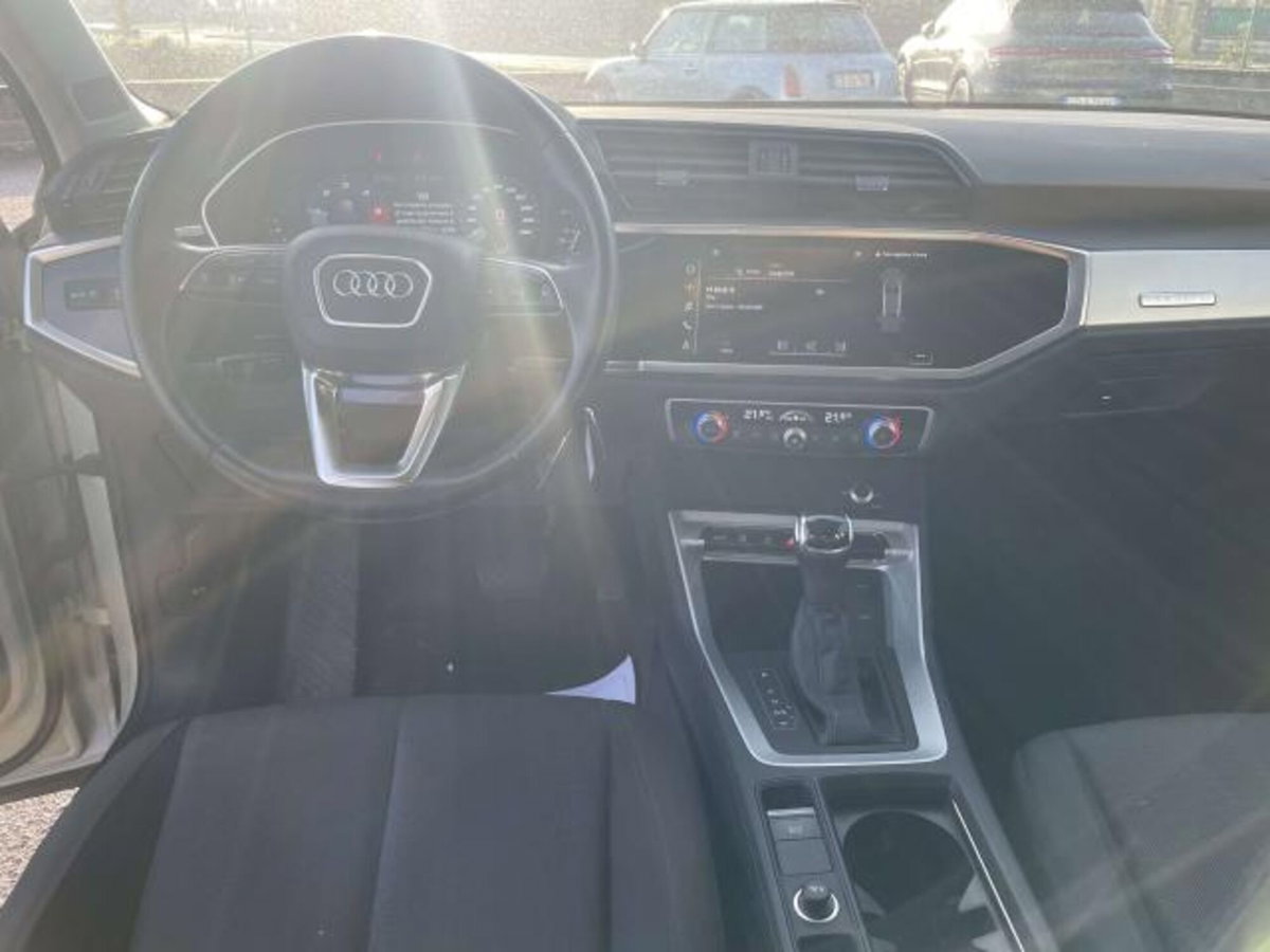 Audi Q3 35 TDI Business (9)