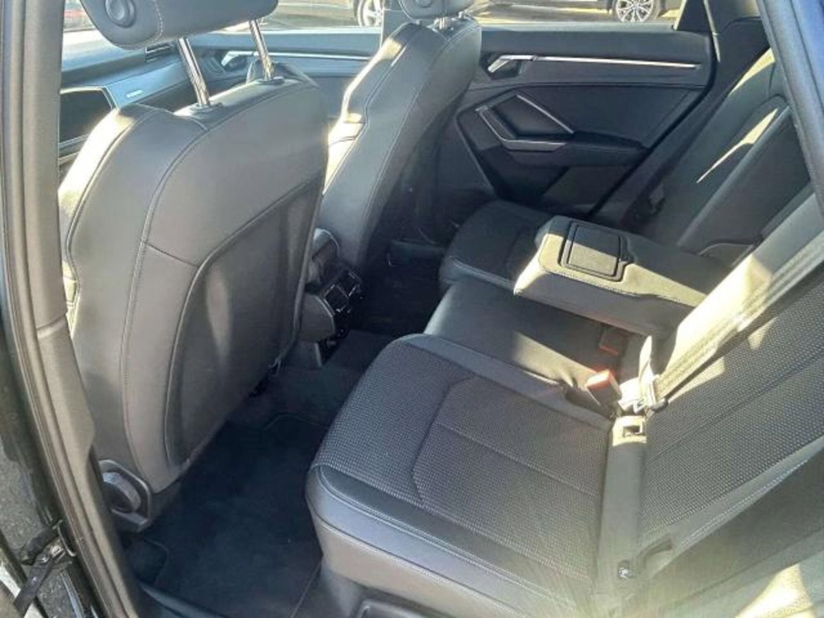 Audi Q3 35 2.0 tdi s-tronic (11)