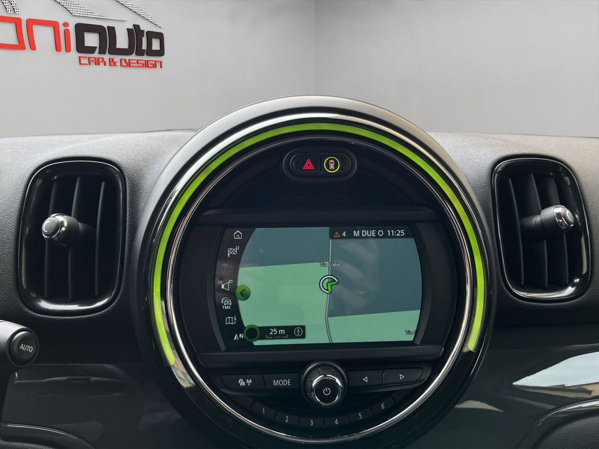 MINI Mini Countryman 2.0 Cooper D Essential Countryman (17)