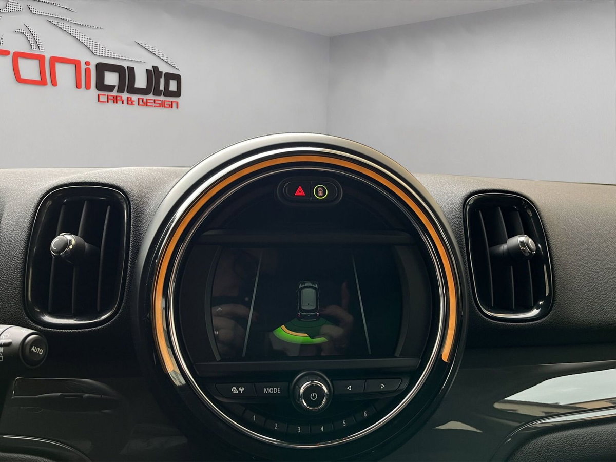 MINI Mini Countryman 2.0 Cooper D Essential Countryman (19)