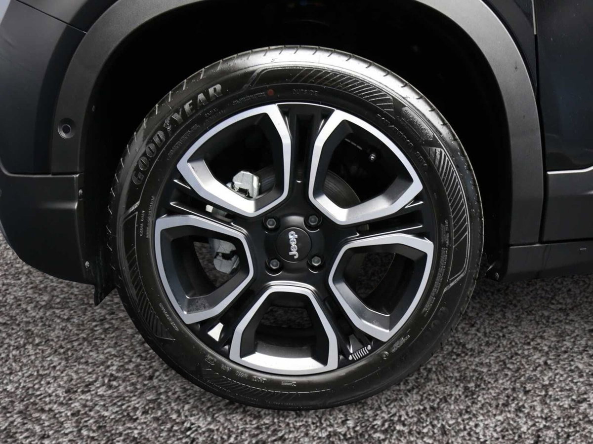 Jeep Avenger 1.2 turbo Summit fwd 100cv (6)