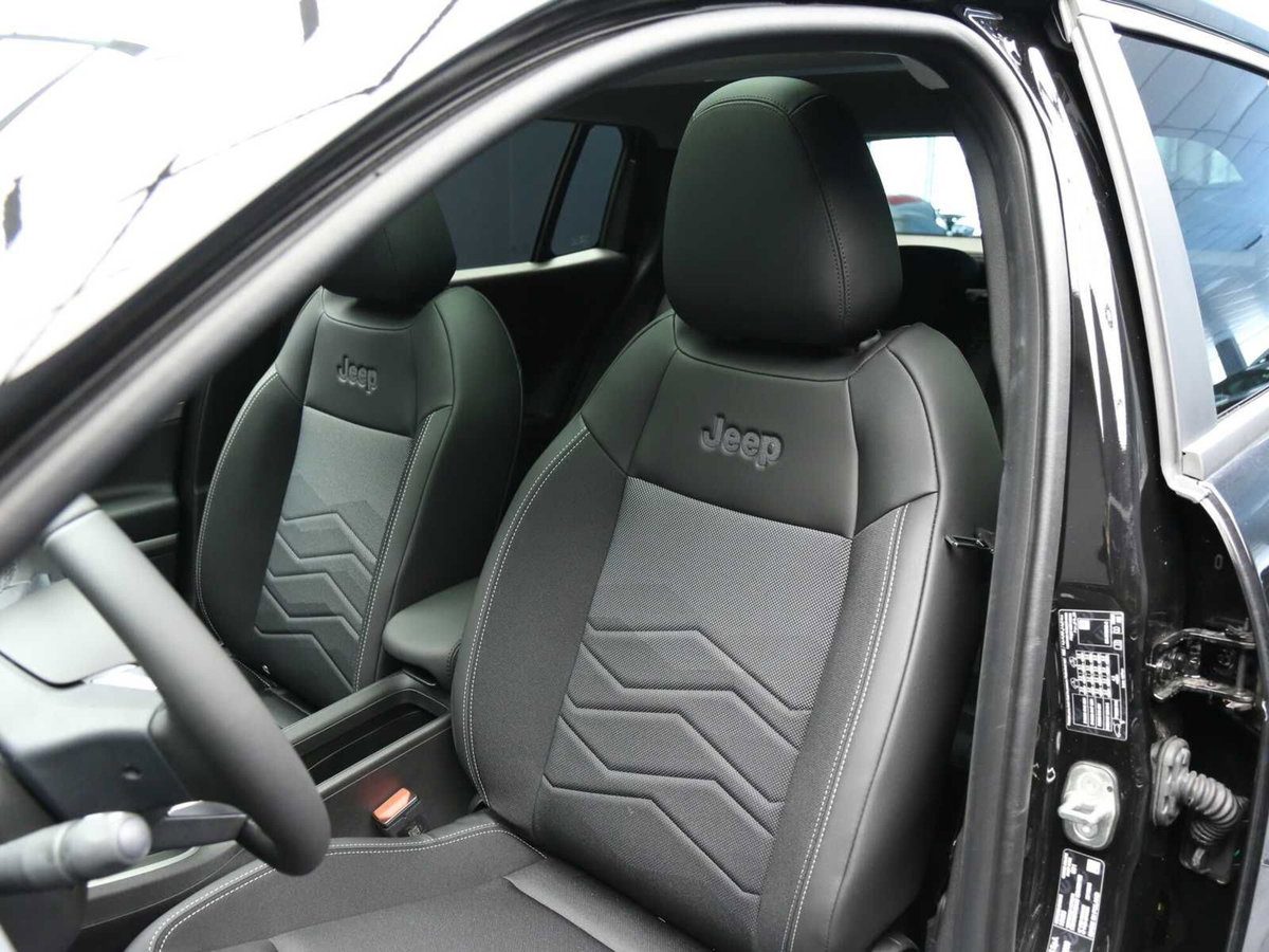 Jeep Avenger 1.2 turbo Summit fwd 100cv (9)