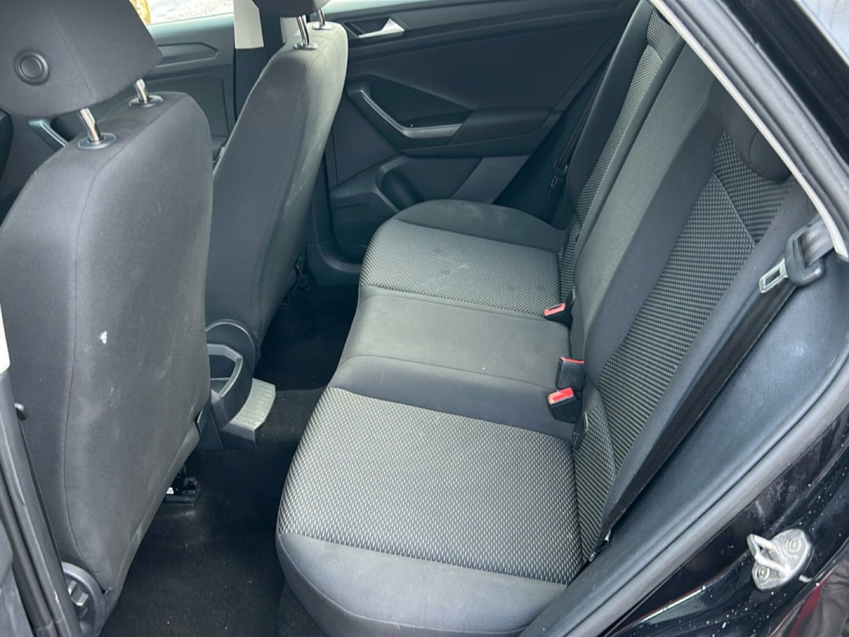 Volkswagen T-Roc 1.0 TSI Life (10)