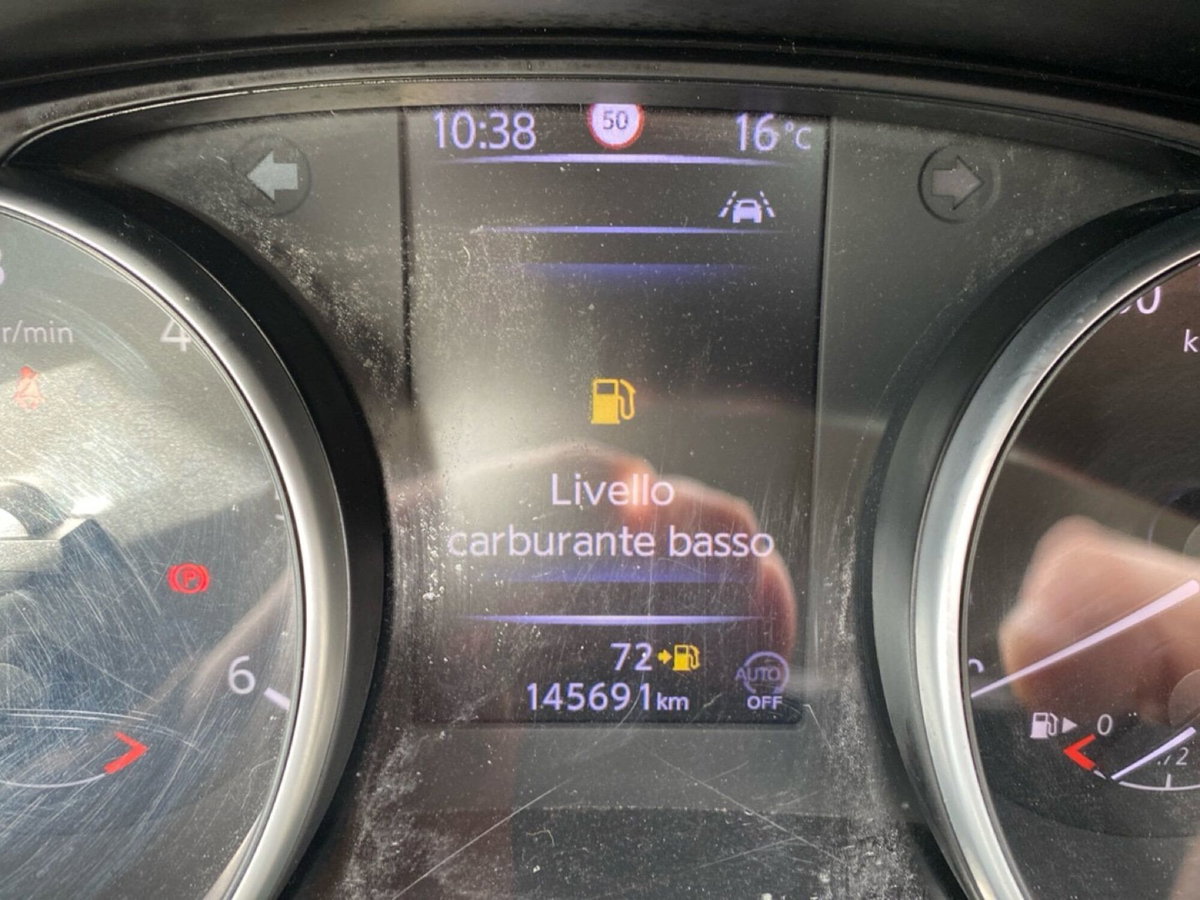 Nissan Qashqai 1.5 dCi 115 CV Tekna (19)