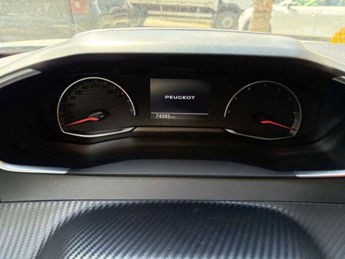 Peugeot 2008 BlueHDi 110 S&S Active (9)