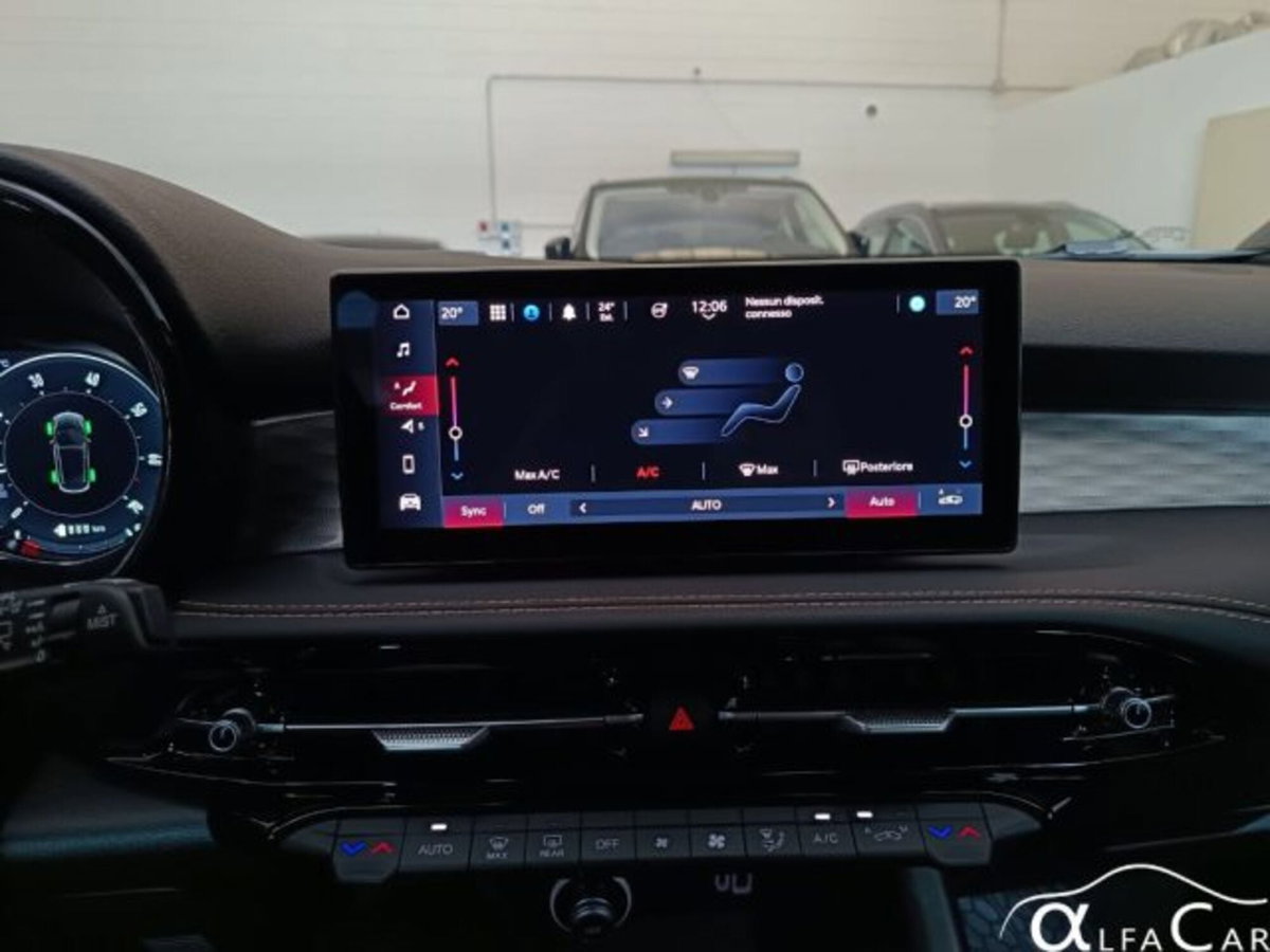 Alfa Romeo Tonale 1.3 phev Intensa Q4 280cv at6 (18)