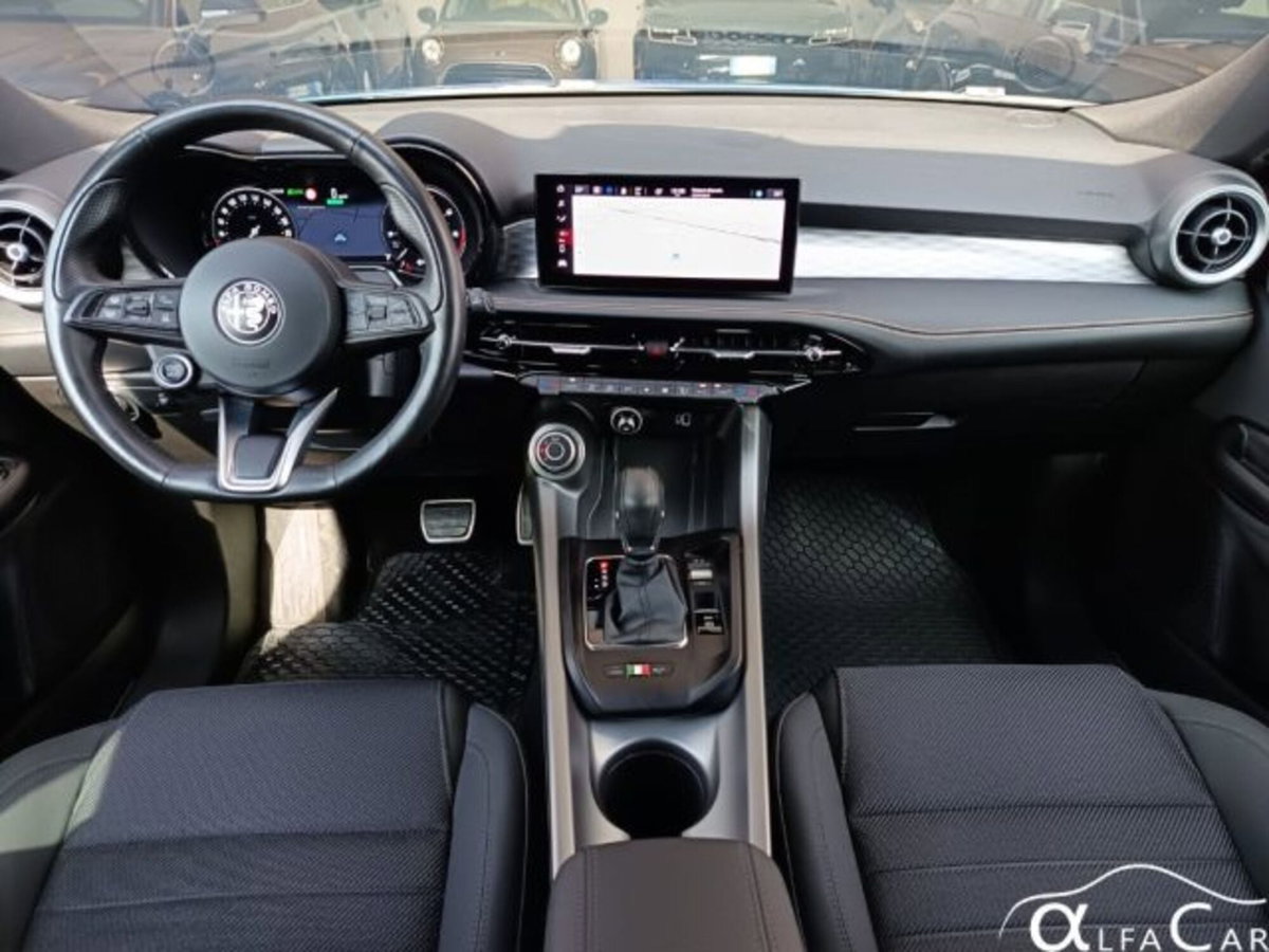 Alfa Romeo Tonale 1.3 phev Intensa Q4 280cv at6 (6)