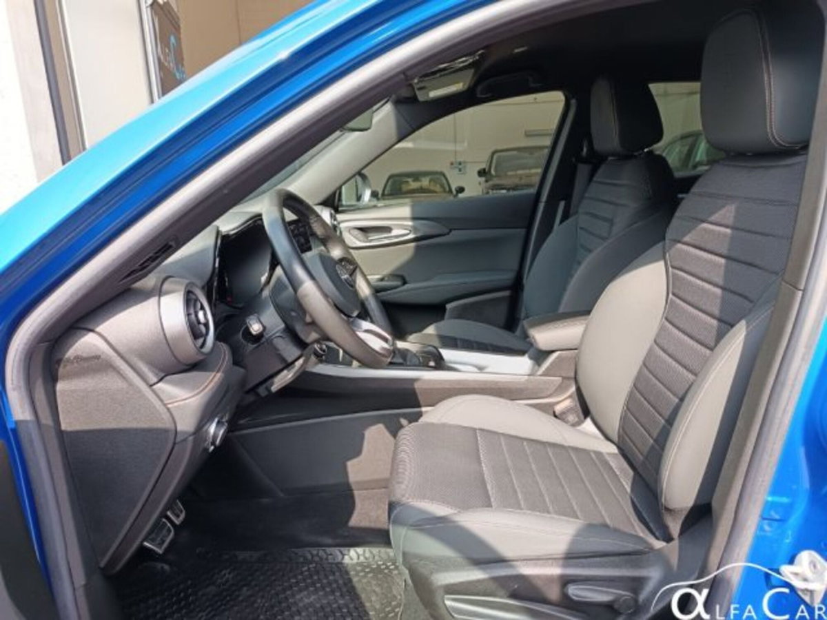 Alfa Romeo Tonale 1.3 phev Intensa Q4 280cv at6 (9)