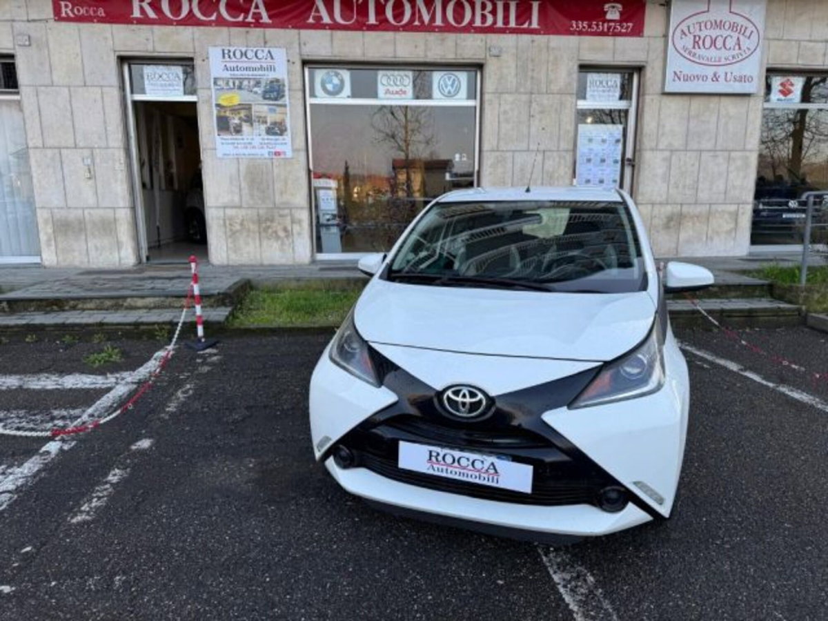 Toyota Aygo 1.0 VVT-i 69 CV 5 porte x-play (2)