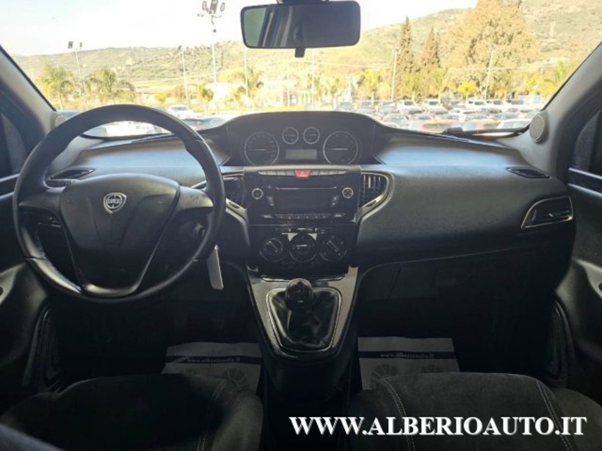 Lancia Ypsilon 1.3 MJT 16V 95 CV 5 porte S&S Silver (12)