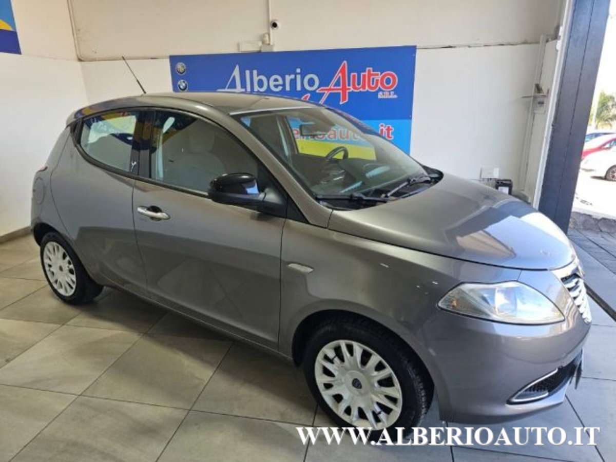 Lancia Ypsilon 1.3 MJT 16V 95 CV 5 porte S&S Silver (3)