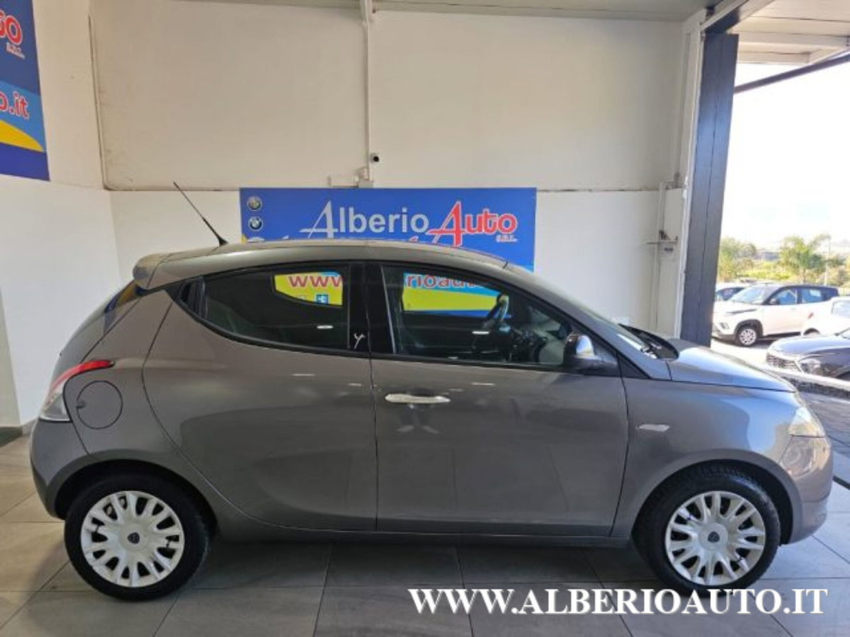 Lancia Ypsilon 1.3 MJT 16V 95 CV 5 porte S&S Silver (4)