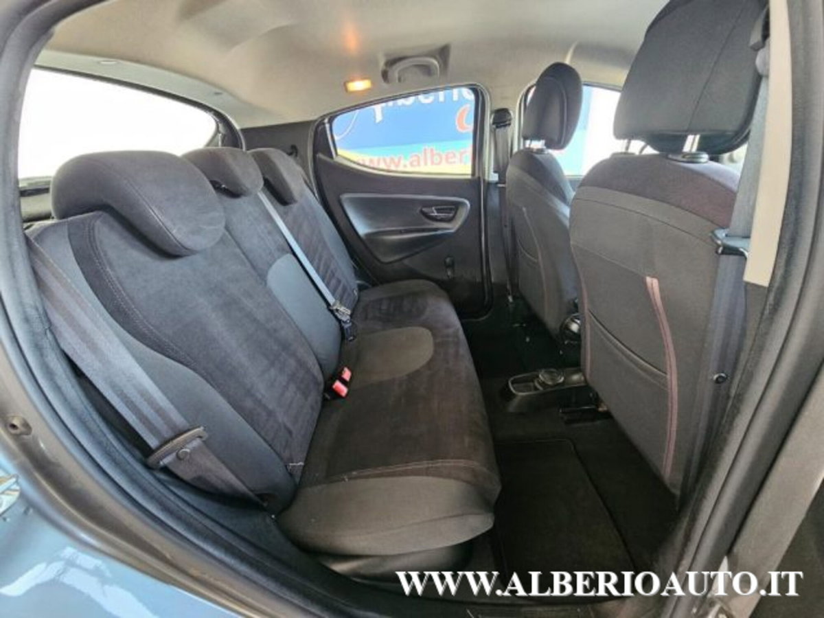 Lancia Ypsilon 1.3 MJT 16V 95 CV 5 porte S&S Silver (8)