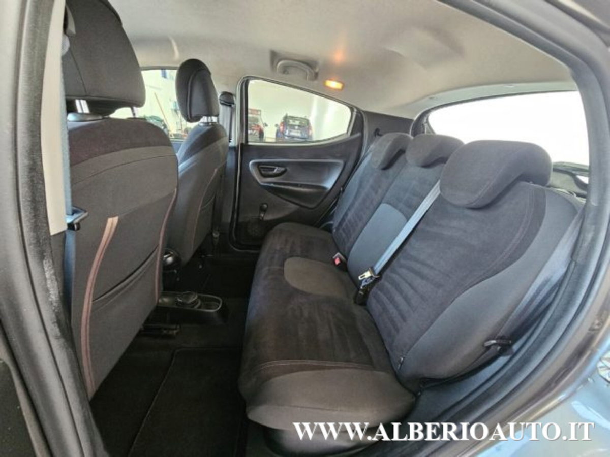 Lancia Ypsilon 1.3 MJT 16V 95 CV 5 porte S&S Silver (9)