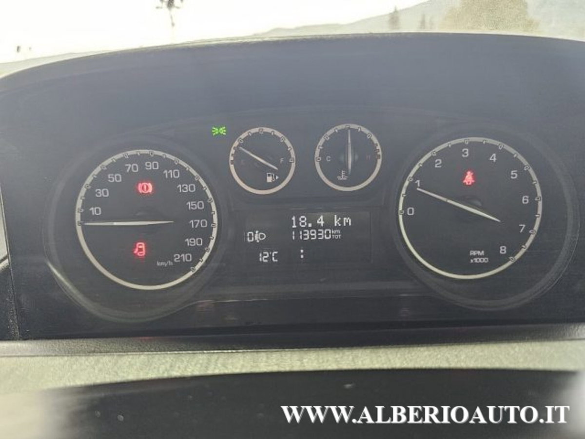 Lancia Ypsilon 1.2 69 CV 5 porte Silver (12)