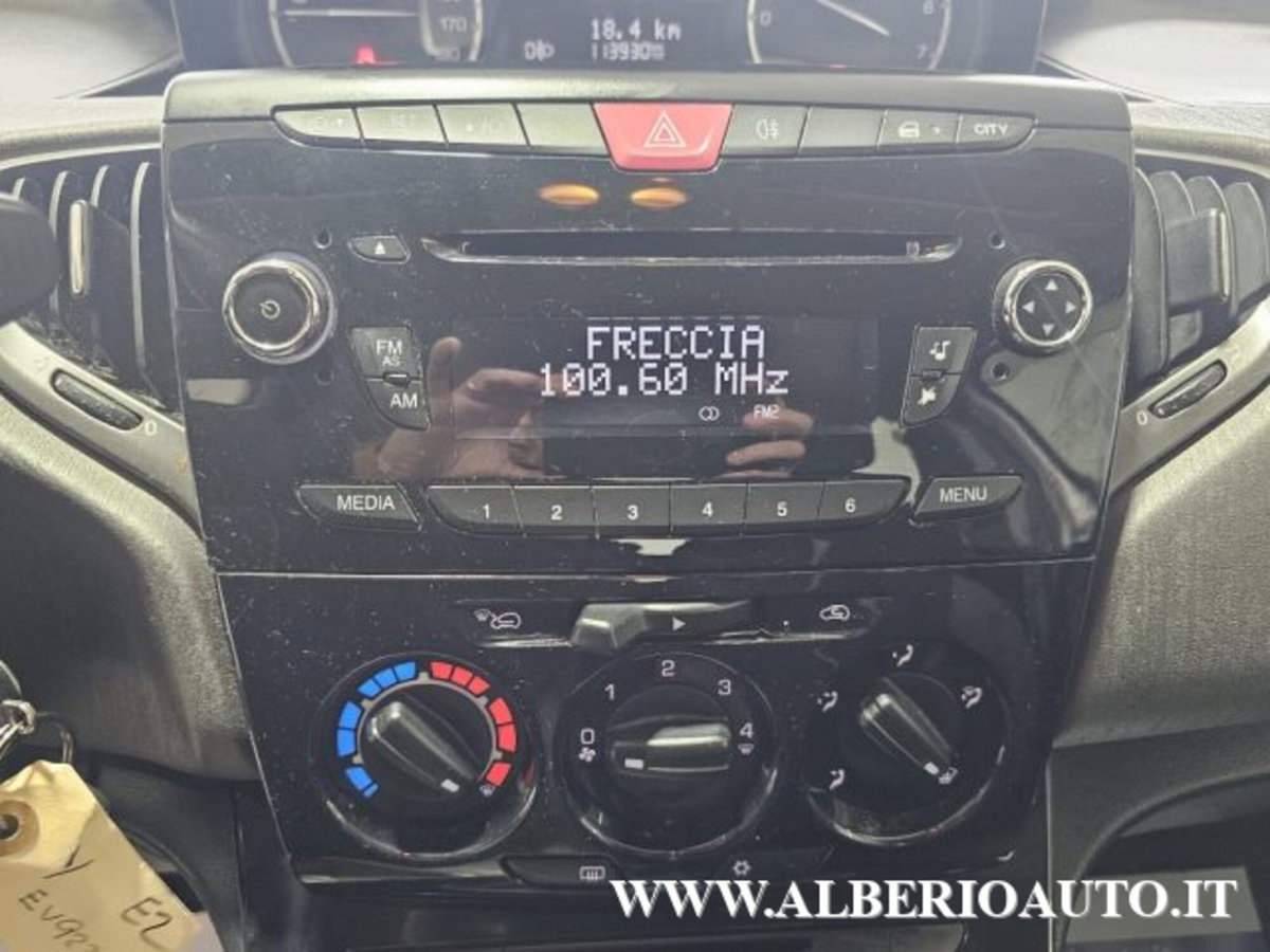 Lancia Ypsilon 1.2 69 CV 5 porte Silver (15)