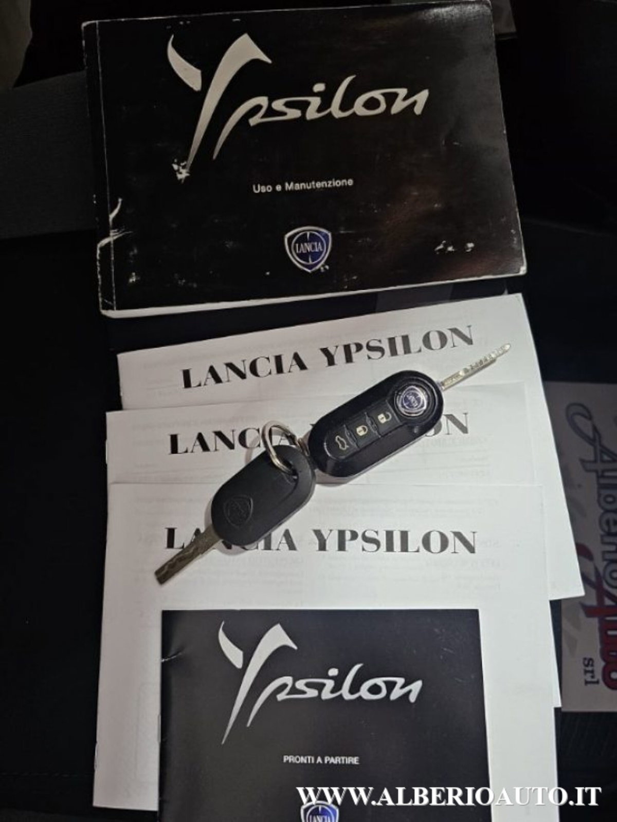 Lancia Ypsilon 1.2 69 CV 5 porte Silver (16)