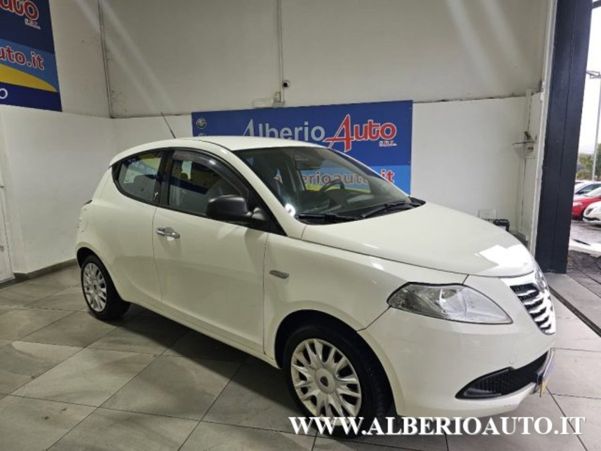 Lancia Ypsilon 1.2 69 CV 5 porte Silver (3)
