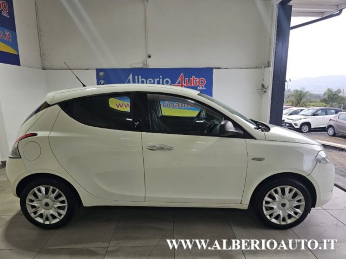 Lancia Ypsilon 1.2 69 CV 5 porte Silver (5)