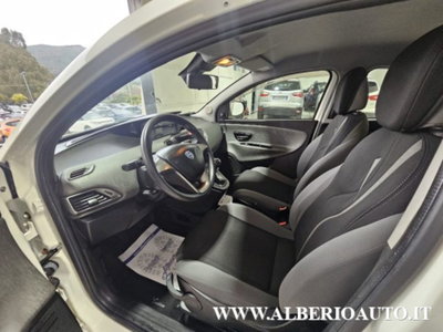 Lancia Ypsilon 1.2 69 CV 5 porte Silver (9)