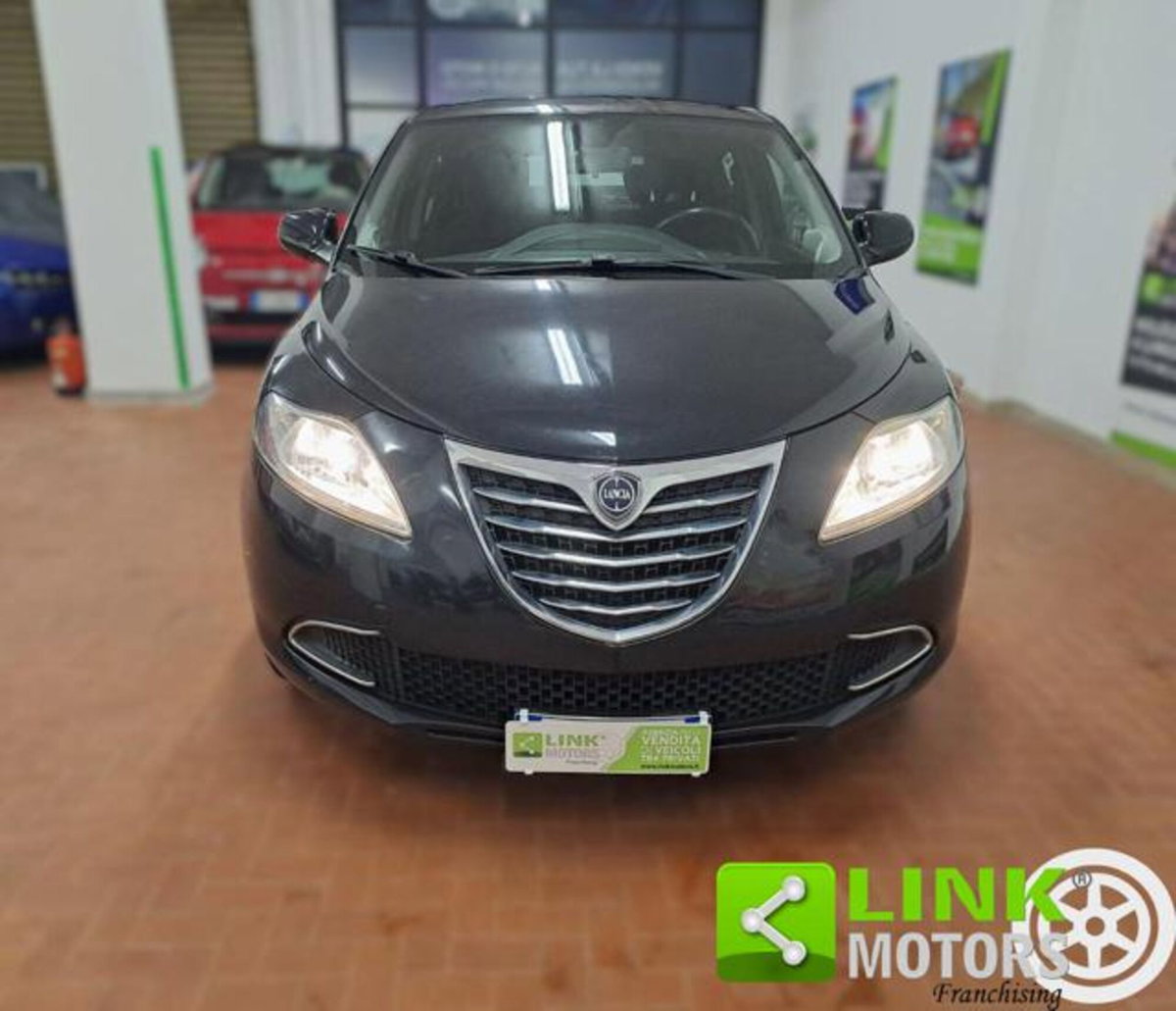 Lancia Ypsilon 1.2 69 CV 5 porte Platinum (15)