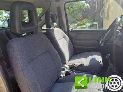Suzuki Jimny 1.3i 16V cat 4WD JLX (19)