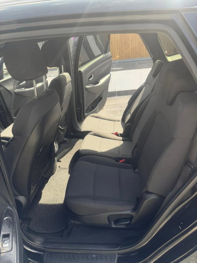 Kia Carens 1.7 CRDi 115 CV Class (12)