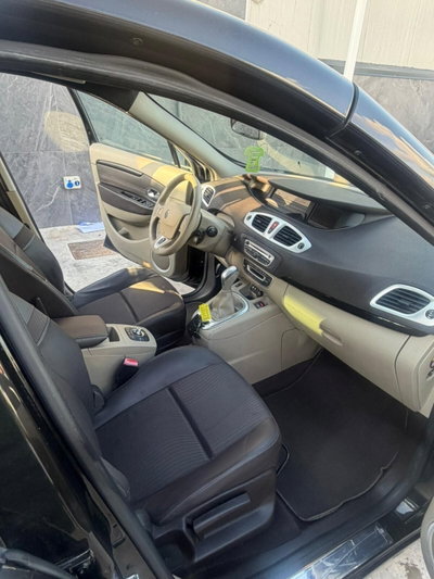 Renault Scenic E-Tech Electric 2.0 dCi 150CV Proactive Luxe (11)