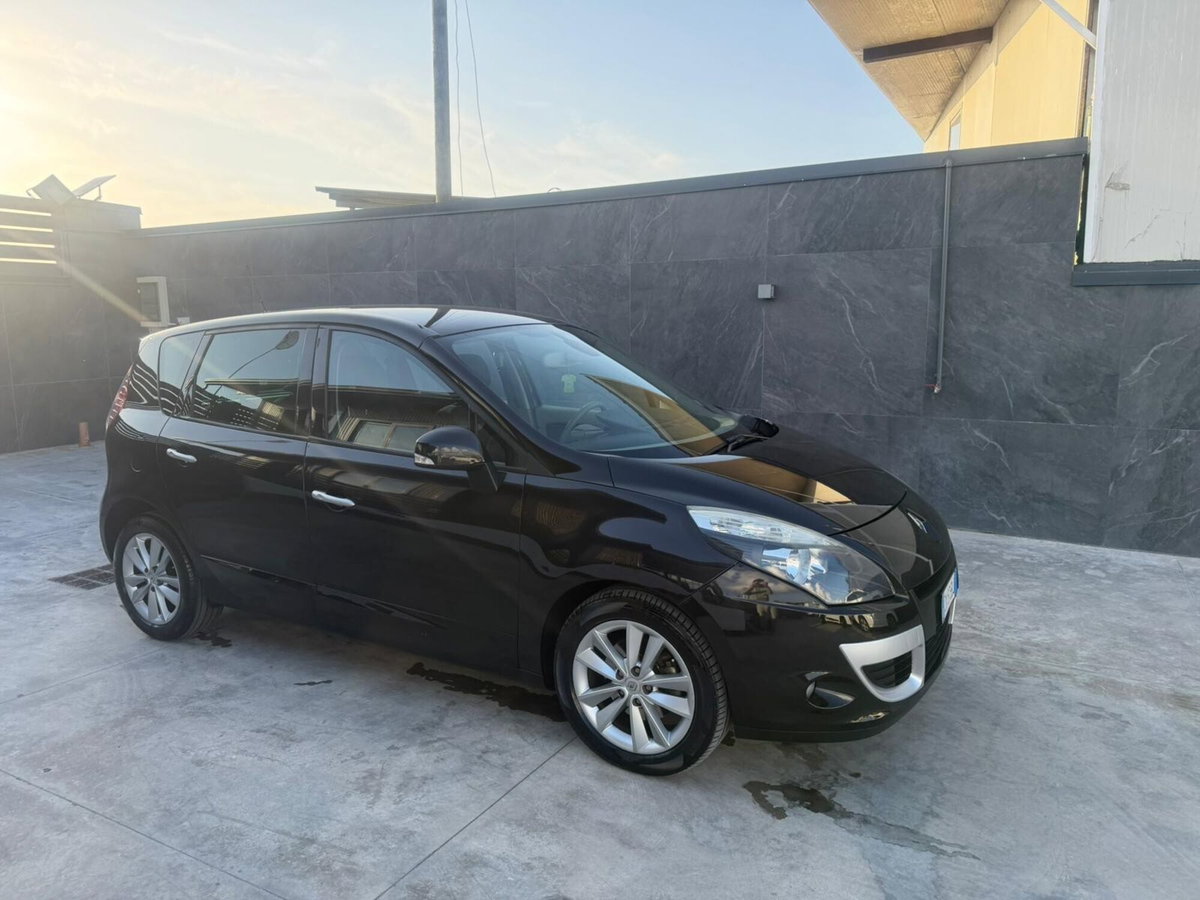 Renault Scenic E-Tech Electric 2.0 dCi 150CV Proactive Luxe (2)